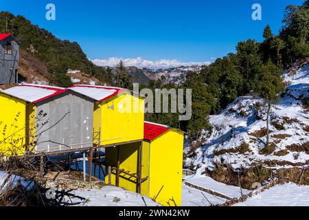 Chutes de neige dans Mussoorie : première couverture d'hiver dans la Reine des collines, Uttarakhand, Inde Banque D'Images