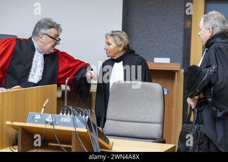 Nivelles, Belgique. 29 février 2024. Le procureur Stéphane Lempereur, l’avocate Carine Couquelet et l’avocat Jean Luc Steylaers photographiés lors de la séance avec la constitution du jury, pour le procès d’assises de A. Ben Abdeslam, à la cour d’assises de Bruxelles-capitale, relocalisée à Nivelles (Nijvel), jeudi 29 février 2024. BELGA PHOTO NICOLAS MAETERLINCK crédit : Belga News Agency/Alamy Live News Banque D'Images