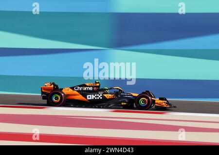 Lando Norris (GBR) McLaren MCL38. Championnat du monde de formule 1, Rd 1, Grand Prix de Bahreïn, jeudi 29 février 2024. Sakhir, Bahreïn. 29.02.2024. Championnat du monde de formule 1, Rd 1, Grand Prix de Bahreïn, Sakhir, Bahreïn, le crédit photo de la journée d'entraînement devrait se lire : XPB/Alamy Live News. Banque D'Images