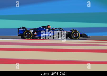 Sakhir, Bahreïn. 29 février 2024. Alexander Albon de Williams Racing pendant FP1. AHMAD ALSHEHAB/Alamy Live News Banque D'Images