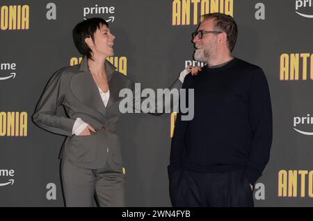 Chiara Martegiani und Valerio Mastandrea beim Photocall zur Amazon Prime Video Serie 'Antonia' im Cinema Barberini. ROM, 29.02.2024 Banque D'Images