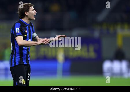 Milan, Italie. 28 février 2024. Nicolo Barella du FC Internazionale fait des gestes lors du match de Serie A entre le FC Internazionale et Atalanta BC au Stadio Giuseppe Meazza le 28 février 2024 à Milan Italie . Crédit : Marco Canoniero/Alamy Live News Banque D'Images