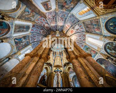 Intérieur de l'église ronde du XIIe siècle au couvent du Christ à Tomar, Portugal. Banque D'Images