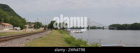 Le DOT de l'Iowa a temporairement fermé le pont Black Hawk sur l'autoroute 82, enjambe le fleuve Mississippi, rejoignant Lansing IA, au comté de Crawford, WISCONSIN. Le Banque D'Images