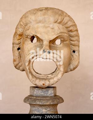 Théâtre romain. Masque commique masculin. Marbre blanc. IIe siècle A.D. provenance inconnue. Musée national romain (Thermes de Dioclétien). Rome. Italie. Banque D'Images