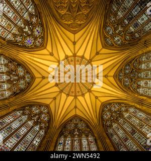 La Maison du Chapitre de York Minster, construite dans le style gothique décoré et de forme octogonale, a été commencée en 1260 et achevée en 1286. Banque D'Images