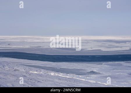 Cap Lisburne plomb ouvert en raison des courants et des vents violents près de la rive près de point Hope Tigia ouest de l'Alaska arctique Banque D'Images