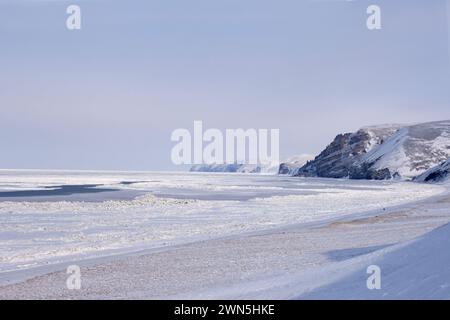 Cap Lisburne plomb ouvert en raison des courants et des vents violents près de la rive près de point Hope Tigia ouest de l'Alaska arctique Banque D'Images