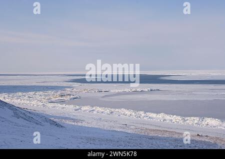 Cap Lisburne plomb ouvert en raison des courants et des vents violents près de la rive près de point Hope Tigia ouest de l'Alaska arctique Banque D'Images