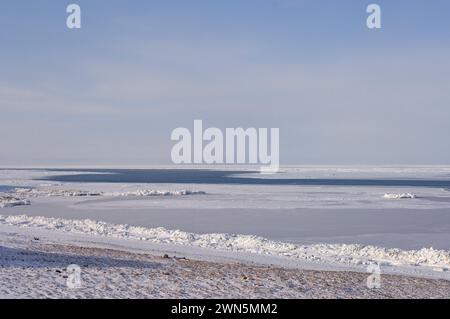 Cap Lisburne plomb ouvert en raison des courants et des vents violents près de la rive près de point Hope Tigia ouest de l'Alaska arctique Banque D'Images