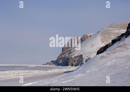 Cap Lisburne plomb ouvert en raison des courants et des vents violents près de la rive près de point Hope Tigia ouest de l'Alaska arctique Banque D'Images