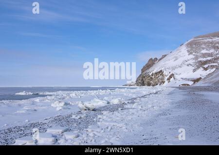 Cap Lisburne plomb ouvert en raison des courants et des vents violents près de la rive près de point Hope Tigia ouest de l'Alaska arctique Banque D'Images