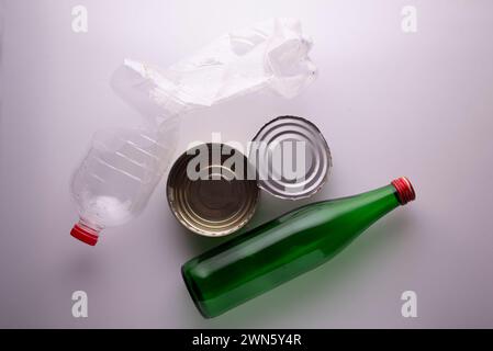 Recyclables verre plastique plastique composé d'épargne Environnement Réduire Junk Banque D'Images