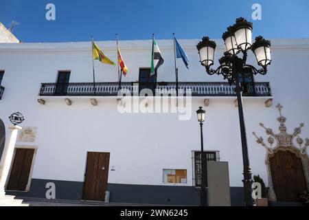 Olivenza, Badajoz, Espagne- 23 octobre 2023 : la façade de l'hôtel de ville sur la place San Juan de Dios dans la vieille ville d'Olivenza Banque D'Images