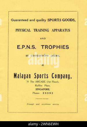 Publicité vintage par Malayan Sports Company pour les articles de sport, les appareils d'entraînement physique et les trophées E.P.N.S. à Singapour 1957. Banque D'Images