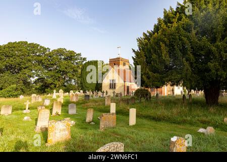 Église All Saints, église du 13ème siècle à Minstead Lyndhurst, où Sir Arthur Conan Doyle est enterré avec sa femme, Hampshire, Angleterre, Royaume-Uni Banque D'Images