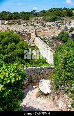 Murs de fortification Victoria Lines - Malte Banque D'Images