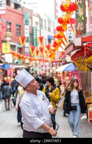 Chinatown coloré à Kobe, au Japon, décoré de lanternes lors de la célébration du nouvel an lunaire le 15 février 2024 Banque D'Images