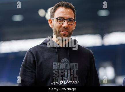 Duisburg, Deutschland. 17 février 2024. firo : 17/02/2024, football, soccer, 3e ligue, saison 2023/2024, MSV Duisburg - 1. Le coach du FC Viktoria Koln Boris Schommers (MSV Duisburg) portrait, rires, rires, crédit : dpa/Alamy Live News Banque D'Images