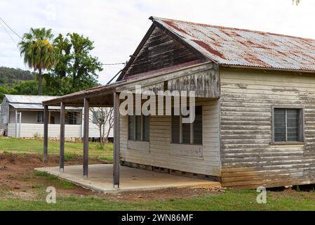 Ancien bâtiment de la Banque de Nouvelle-Galles du Sud dans le village minier d'or de Cracovie Queensland Australie Banque D'Images