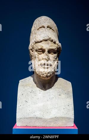 Portrait de Périclès (495 – 429 av. J.-C., homme politique grec et général) de la collection Castellani - marbre pentélique, IIe siècle après JC - Museo di Scultura Antica Giovanni Barracco, Rome, Italie Banque D'Images