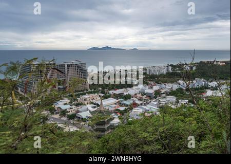 Une vue sur la côte vietnamienne centrale, juste à l'extérieur de Danang. Regardant vers les îles Cham au loin Banque D'Images