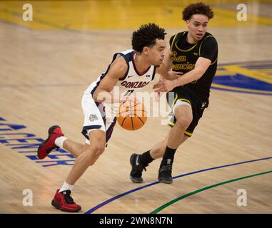 Février 29 2024 San Francisco CA, États-Unis le gardien de Gonzaga Nolan Hickman (11 ans) va au panier lors du match de basket-ball masculin de la NCAA entre les Gonzaga Bulldogs et les San Francisco dons. Gonzaga a battu San Francisco 86-68 au Chase Center San Francisco Calif. Thurman James/CSM Banque D'Images