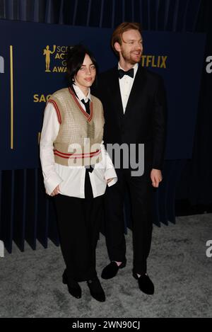 LOS ANGELES, CALIFORNIE - 24 FÉVRIER : Billie Eilish et Finneas O'Connell assistent à la 30e cérémonie annuelle Screen Actors Guild Awards au Shrine Auditoriu Banque D'Images