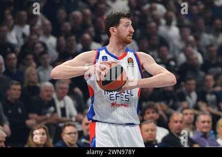Belgrade, Serbie, 29 février 2023. Ercan Osmani d'Anadolu Efes Istanbul en action lors de l'EuroLeague 2023/2024 Turkish Airlines, Round 27 match entre Partizan Mozzart Bet Belgrade et Anadolu Efes Istanbul au Stark Arena de Belgrade, Serbie. 29 février 2023. Crédit : Nikola Krstic/Alamy Banque D'Images