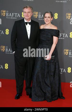 Christopher Nolan et Emma Thomas assistent aux EE BAFTA film Awards 2024 au Royal Festival Hall de Londres, en Angleterre. Banque D'Images