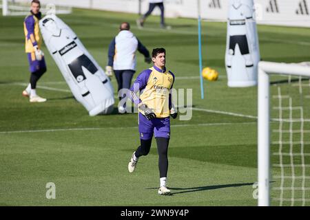 Madrid, Espagne. 01 mars 2024. Thibaut Courtois du Real Madrid CF se réchauffe lors de la séance d'entraînement avant le match de football de la semaine de la Liga 27 entre Valencia CF et le Real Madrid CF à Ciudad Real Madrid. Crédit : SOPA images Limited/Alamy Live News Banque D'Images