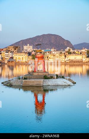 Pushkar Lake ou Pushkar Sarovar à Pushkar, Rajasthan, Inde, Sainte ville hindoue, Inde Banque D'Images