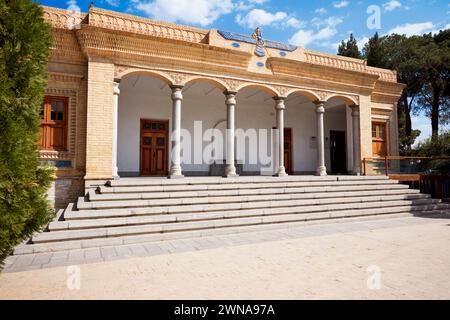 Façade du temple du feu zoroastrien à Yazd, consacrant le Saint Atash Bahram (« feu victorieux »), daté de 470 AD. Yazd, Iran. Banque D'Images