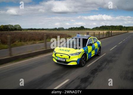 27/08/21 Ford Mustang Mach-E voiture de police à Safeguard SVP, Earls Colne, Essex. Banque D'Images