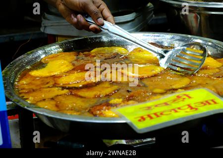 Indore Sarafa Bazaar, capitale indienne de la nourriture de minuit du Madhya Pradesh, Taste of India. Banque D'Images