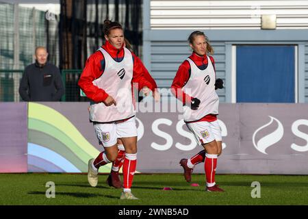 Bristol, Angleterre. 28 octobre 2018. Loren Dykes de Bristol City (à gauche) lors de l'échauffement avant le match de Super League féminine entre Bristol City et Arsenal au Stoke Gifford Stadium à Bristol, Angleterre, Royaume-Uni le 28 octobre 2018. Crédit : Duncan Thomas/Majestic Media. Banque D'Images