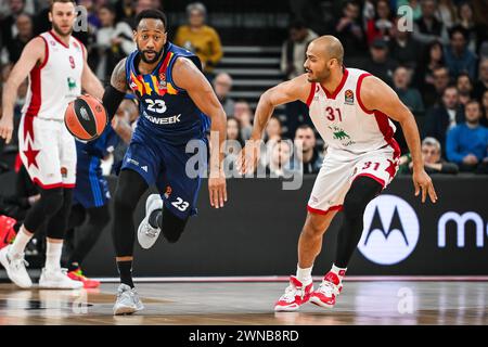 Decines-Charpieu, France, France. 1er mars 2024. David LIGHTY d'ASVEL et Shavon SHIELDS de Milan lors du match de Turkish Airlines EuroLeague entre LDLC ASVEL Villeurbanne et EA7 Emporio Armani Milan au LDLC Arena le 1er mars 2024 à Decines-Charpieu près de Lyon, France. (Crédit image : © Matthieu Mirville/ZUMA Press Wire) USAGE ÉDITORIAL SEULEMENT! Non destiné à UN USAGE commercial ! Banque D'Images