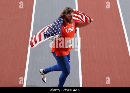 Ryan Crouser (USA, lancer du poids) remporte la médaille d'or lors des Championnats du monde d'athlétisme 2024 à l'Emirates Arena de Glasgow le vendredi 1er mars 2024. (Photo : Pat Scaasi | mi News) crédit : MI News & Sport /Alamy Live News Banque D'Images