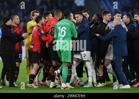 Rome, Latium. 01 mars 2024. La dernière bagarre lors du match de Serie A entre Lazio et Milan au stade olympique, Italie, le 1er mars 2024. Crédit : massimo insabato/Alamy Live News Banque D'Images