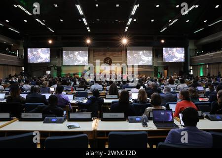 Nairobi. 1er mars 2024. Cette photo prise le 1er mars 2024 montre la cérémonie de clôture de la sixième session de l’Assemblée des Nations Unies pour l’environnement (ANUE-6) à Nairobi, au Kenya. L'ANUE-6 s'est tenue ici du 26 février au 1er mars. Crédit : Dong Jianghui/Xinhua/Alamy Live News Banque D'Images