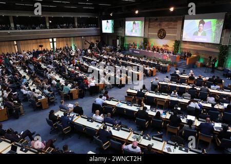 Nairobi. 1er mars 2024. Cette photo prise le 1er mars 2024 montre la cérémonie de clôture de la sixième session de l’Assemblée des Nations Unies pour l’environnement (ANUE-6) à Nairobi, au Kenya. L'ANUE-6 s'est tenue ici du 26 février au 1er mars. Crédit : Dong Jianghui/Xinhua/Alamy Live News Banque D'Images