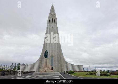 REYKJAVIK, ISLANDE - 27 JUIN 2014 : célèbre église Hallgrimskirkja à Reykjavik, Islande, Europe Banque D'Images