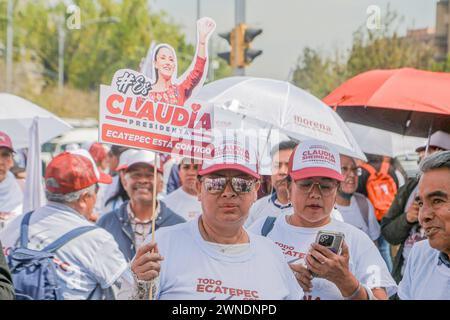 Les disciples de Claudia Sheinbaum la soutiennent dans sa campagne début le 1er mars 2024 à Mexico, Mexique : les partisans de la candidate à la présidence du Mexique, Claudia Sheinbaum Pardo de la coalition Let s Keep Making History composée des partis politiques Morena, PT, PVEM assistent au début de la campagne de Claudia Sheinbaum pour la soutenir dans le centre-ville de Mexico. Mexico CDMX Mexique Copyright : xRickxCruzx Banque D'Images