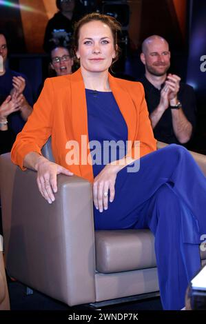 Susann Beucke BEI der Aufzeichnung der NDR Talk Show im NDR Fernsehstudio Lokstedt. Hambourg, 01.03.2024 *** Susann Beucke lors de l'enregistrement du Talk Show NDR dans le studio de télévision NDR Lokstedt Hamburg, 01 03 2024 Foto:xgbrcix/xFuturexImagex ndr talk0103 4320 Banque D'Images