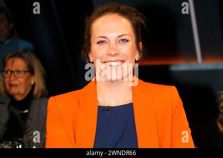 Susann Beucke BEI der Aufzeichnung der NDR Talk Show im NDR Fernsehstudio Lokstedt. Hambourg, 01.03.2024 *** Susann Beucke lors de l'enregistrement du Talk Show NDR dans le studio de télévision NDR Lokstedt Hamburg, 01 03 2024 Foto:xH.xHartmannx/xFuturexImagex ndr talk0103 4366 Banque D'Images
