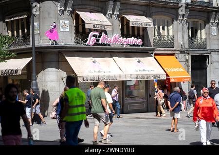 Madrid, Espagne ; 7 août 2023 : célèbre pâtisserie « la Mallorquina », située dans la Puerta del sol de Madrid Banque D'Images