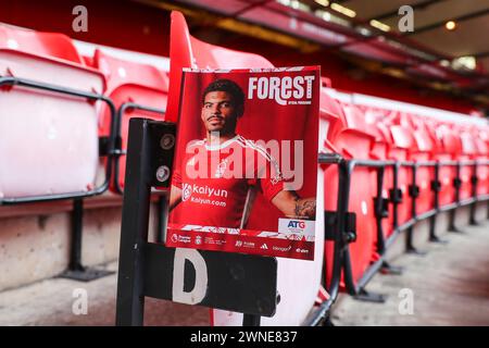 Morgan Gibbs-White de Nottingham Forest sur la couverture du programme du jour du match d’aujourd’hui avant le match de premier League Nottingham Forest vs Liverpool au City Ground, Nottingham, Royaume-Uni, le 2 mars 2024 (photo de Gareth Evans/News images) Banque D'Images