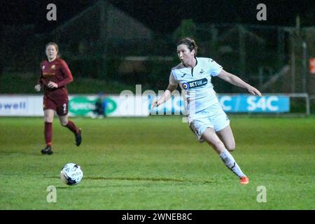 Llanelli, pays de Galles. 5 avril 2019. Lauren Smith de Swansea City Ladies lors de la finale de la première Ligue féminine galloise entre Cardiff met Women et Swansea City Ladies au Stebonheath Park à Llanelli, au pays de Galles, au Royaume-Uni, le 5 avril 2019. Crédit : Duncan Thomas/Majestic Media. Banque D'Images