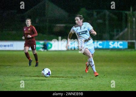 Llanelli, pays de Galles. 5 avril 2019. Lauren Smith de Swansea City Ladies lors de la finale de la première Ligue féminine galloise entre Cardiff met Women et Swansea City Ladies au Stebonheath Park à Llanelli, au pays de Galles, au Royaume-Uni, le 5 avril 2019. Crédit : Duncan Thomas/Majestic Media. Banque D'Images