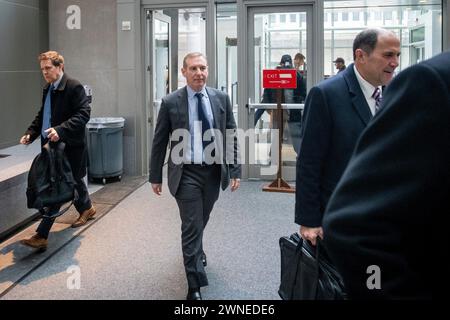 Washington, États-Unis. 30 janvier 2024. Eric Schwerin, associé d'affaires de la famille Biden, arrive pour témoigner dans le cadre de l'enquête sur la destitution du président américain Joe Biden, au Thomas P. O'Neill Jr. House Office Building à Washington, DC, USA, le 30 janvier 2024. Photo de Rod Lamkey/CNP/ABACAPRESS.COM crédit : Abaca Press/Alamy Live News Banque D'Images